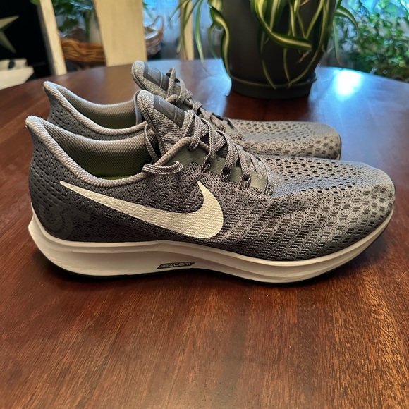 Nike Zoom Pegasus 35 Mens Running Shoe ‘Gunsmoke’ 942354-005 Size 12 NEW - Picture 1 of 9
